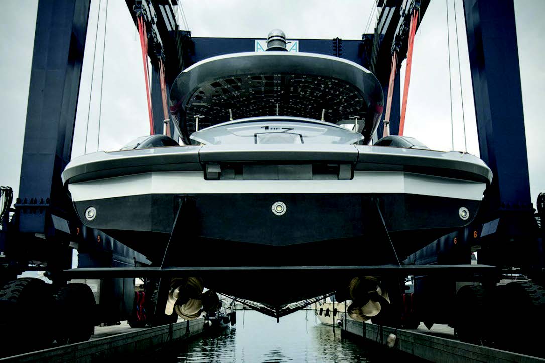 DYNAMIQ GTT 115 with AUXILIA HYBRID propulsion
